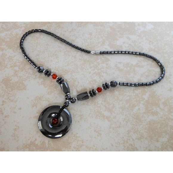 Vintage Hematite & Red Jasper Necklace Donut Pendant 18" - Picture 2 of 8